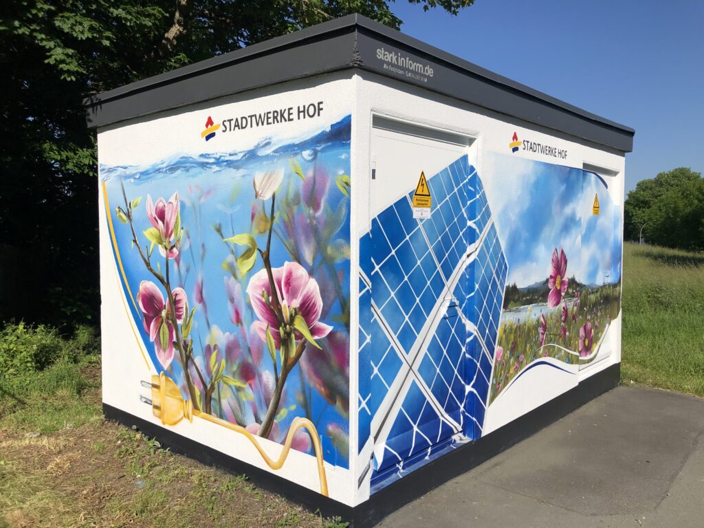 Graffiti-Gestaltung einer Trafostation für Stadtwerke Und Versorgungsunternehmen 